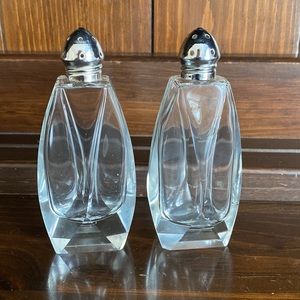 VTG Set of Salt & Pepper Shakers